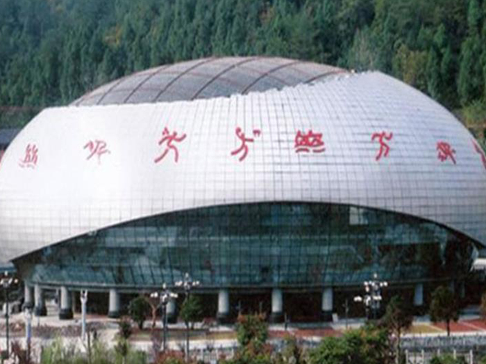 临湘体育中心球形网架加工安装